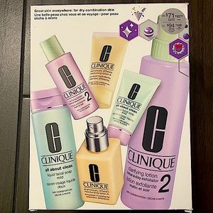 Clinique’s three signature steps for glowing skin home and travel set.